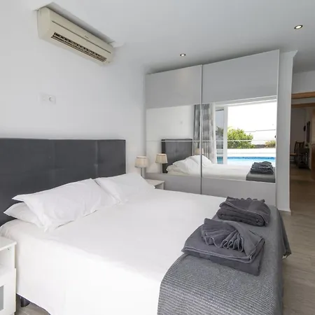 Dazzling 4 Bedrooms Nagini Sun Terrace Hot Tub プラヤ・ブランカ