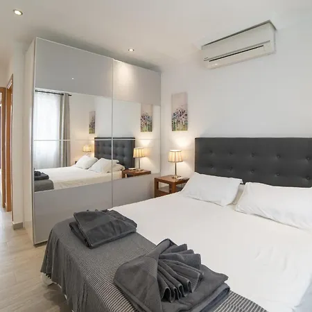 Dazzling 4 Bedrooms Nagini Sun Terrace Hot Tub ヴィラ