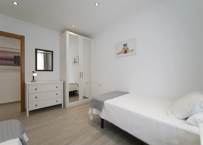 Dazzling 4 Bedrooms Nagini Sun Terrace Hot Tub *