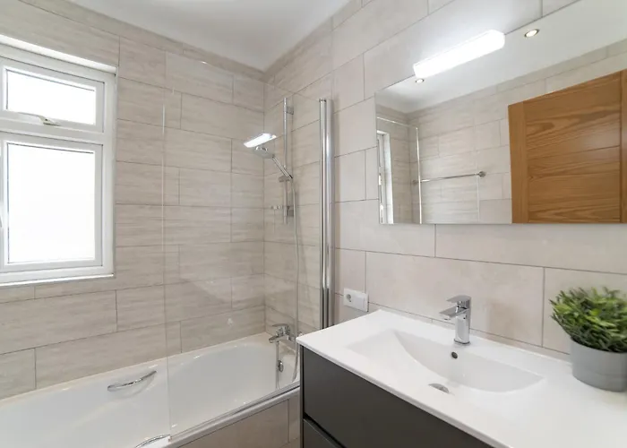 Dazzling 4 Bedrooms Nagini Sun Terrace Hot Tub Villa