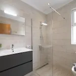 Villa Dazzling 4 Bedrooms Nagini Sun Terrace Hot Tub