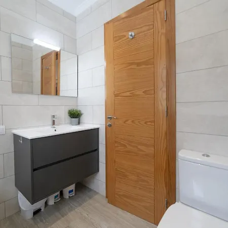 Villa Dazzling 4 Bedrooms Nagini Sun Terrace Hot Tub *