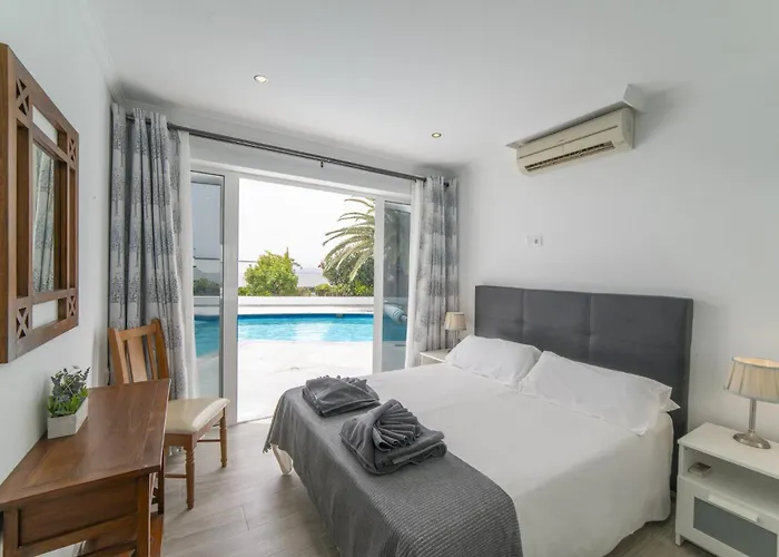 Dazzling 4 Bedrooms Nagini Sun Terrace Hot Tub 别墅 普拉亚布兰卡