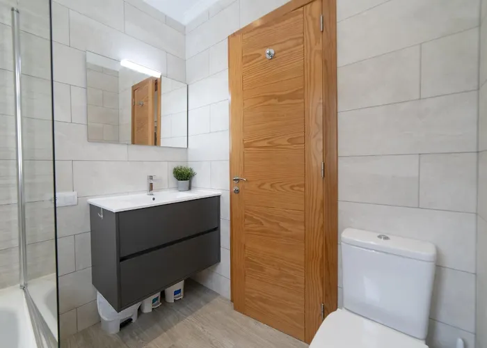 Villa Dazzling 4 Bedrooms Nagini Sun Terrace Hot Tub *