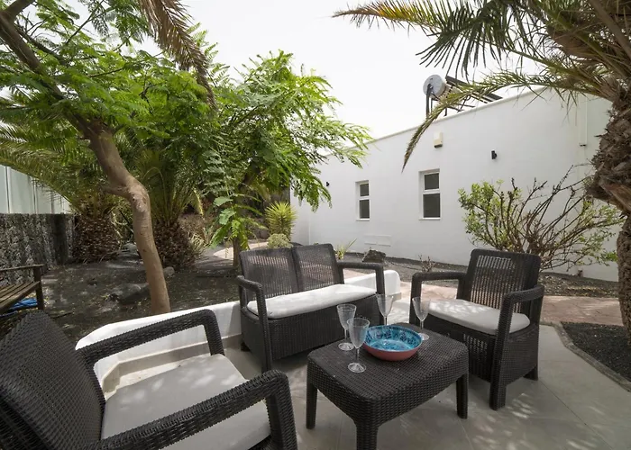 Dazzling 4 Bedrooms Nagini Sun Terrace Hot Tub