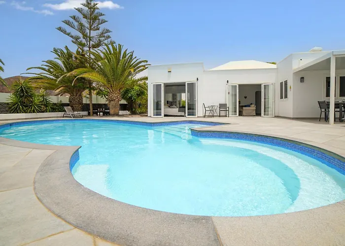 Dazzling 4 Bedrooms Nagini Sun Terrace Hot Tub